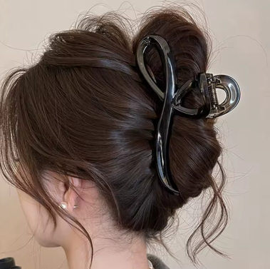 Auvella Sculpted Loop Hair Claw