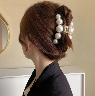 Auvella Pearl Cascade Hair Claw