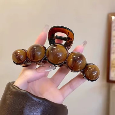 Auvella Mocha Pearl Hair Claw
