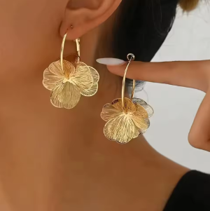 Auvella Vintage Petal Hoop Earrings